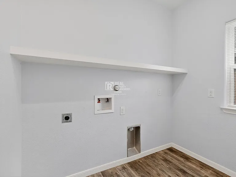5838 Humbert Ave — Photo 42