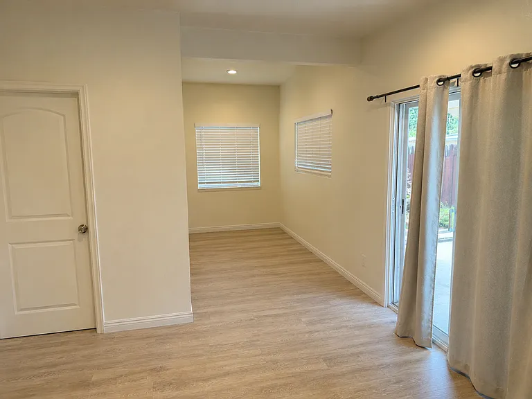 8385 Mulberry Ave — Photo 9
