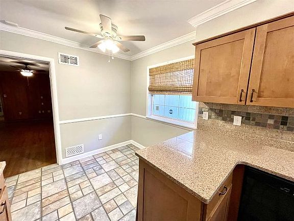 3rd image of 1156 E Crestwood Dr