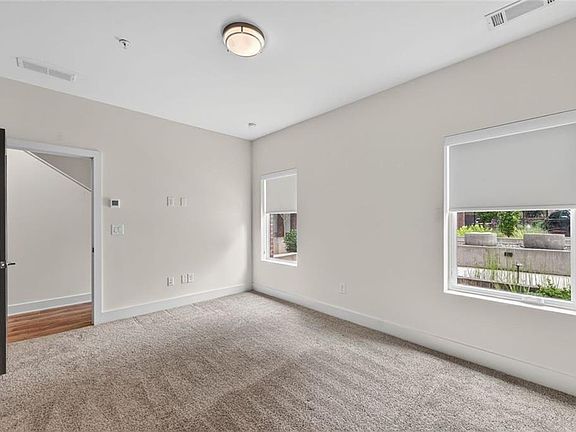 5th image of 1214 Chelsea Cir NW