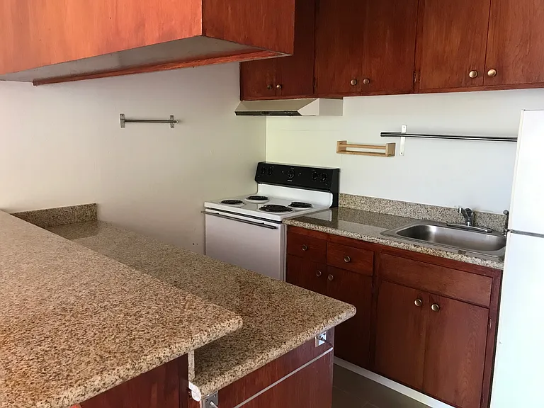 2211 Carleton St #22 — Photo 2