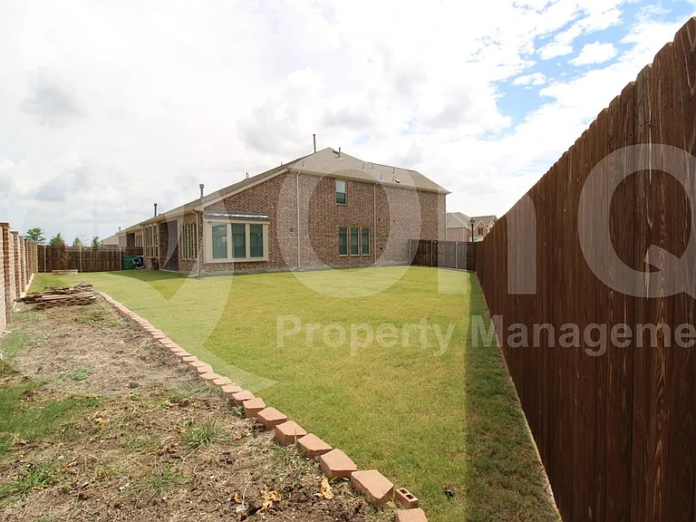 7324 Black Cherry Ln — Photo 34