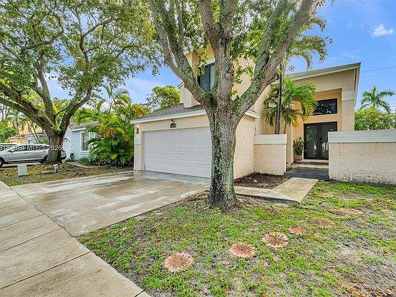 2nd image of 2836 River Run Cir W