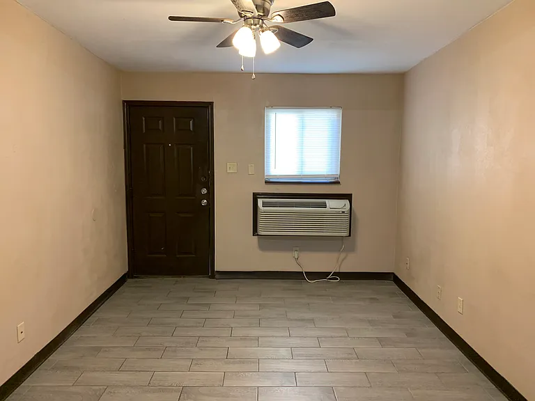 DS 226 Cherry Street - University Park Apartments — Photo 8