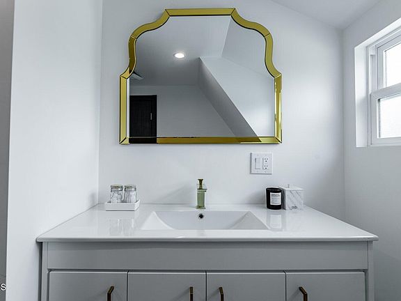 3rd image of 1161 Ruberta Ave #1161AA