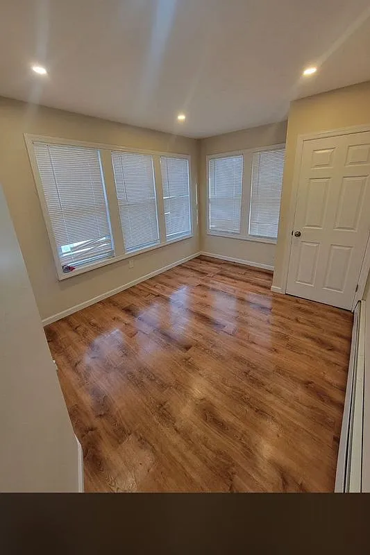 2 bed, 1.0 bath, 924 sqft, $3,000 — Photo 2