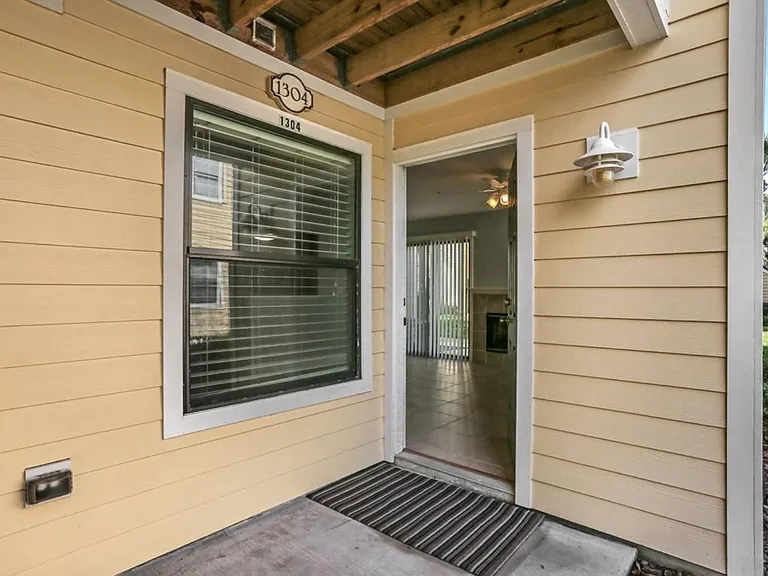 100 Fairway Park Blvd #1304 — Photo 3