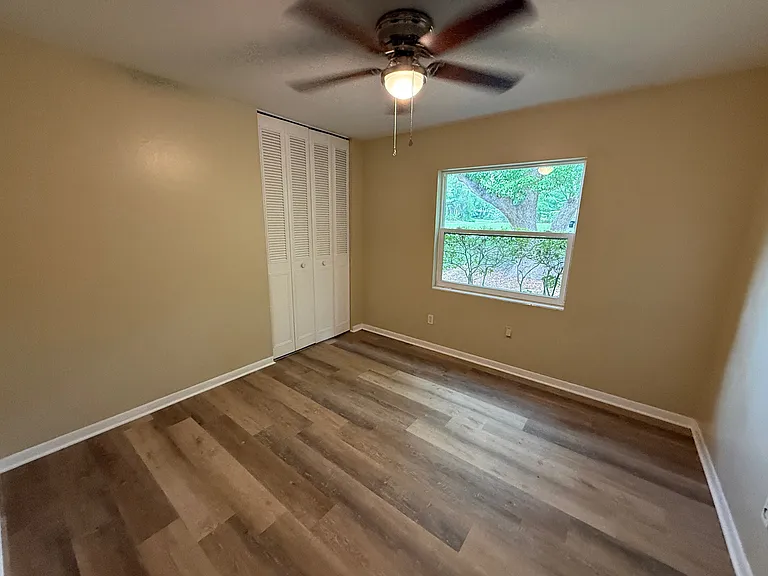 3537 NW 49th Ave — Photo 2