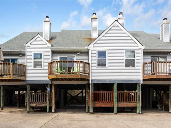867 Little Bay Ave APT 4, Norfolk, VA 23503