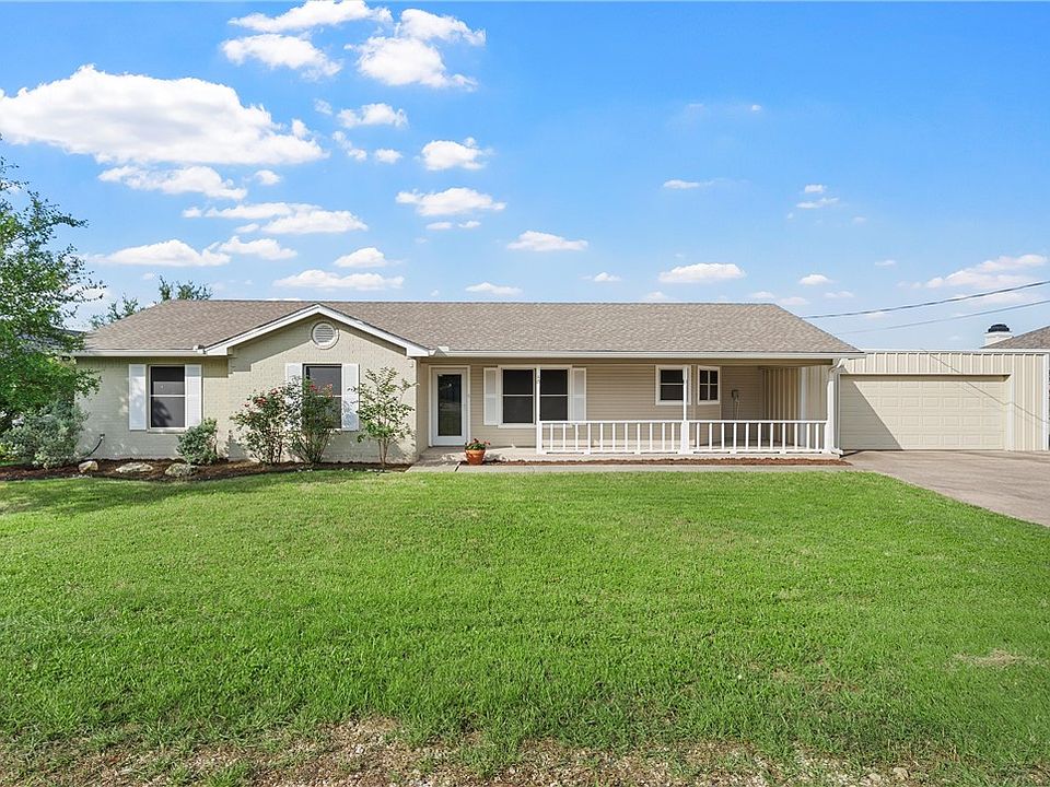 1st image of 450 Cresthill Cir