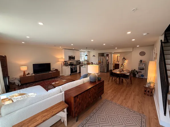 225 W Pastorius St Unit 13, Philadelphia, PA 19144