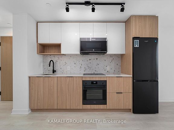 4th image of 5 Defries St #3613
