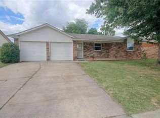 1417 NE 3rd St, Moore, OK 73160
