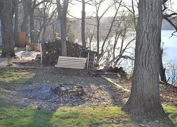 3rd image of 420 E Amber Lake Dr