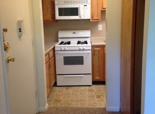 422 Strafford Ave APT 2C, Strafford, PA 19087