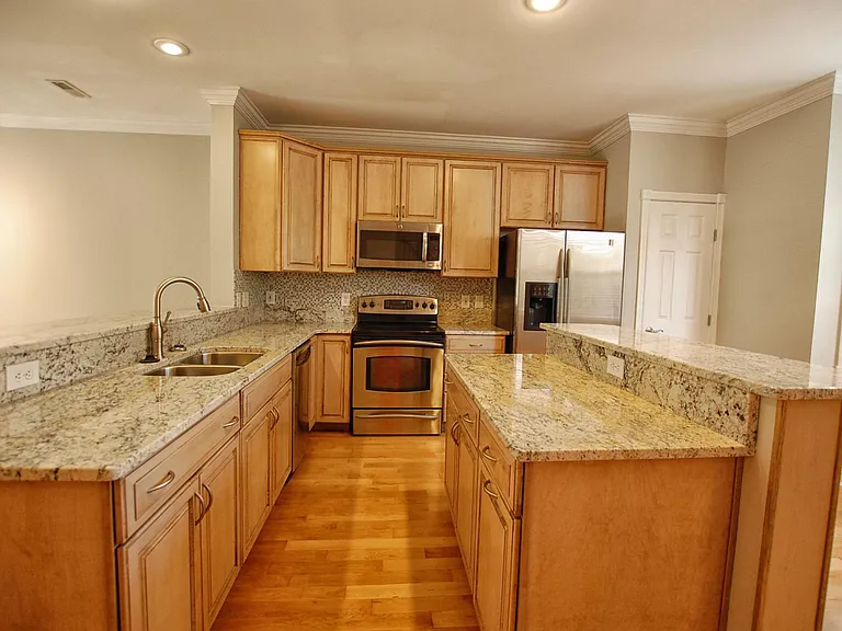 921 Sharkey Ln — Photo 9