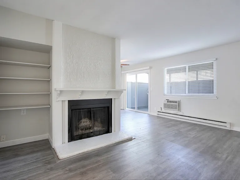 420 Union Ave #14 — Photo 4