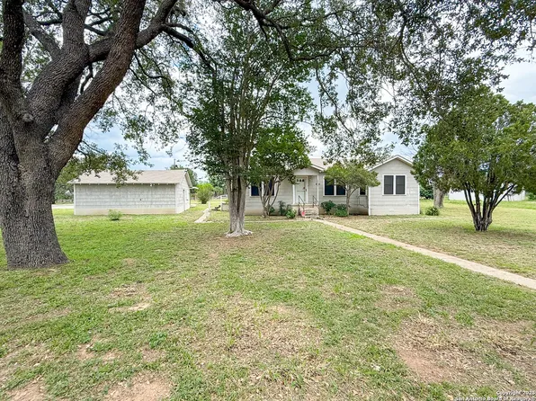 18602 N Prairie, Lytle, TX 78052