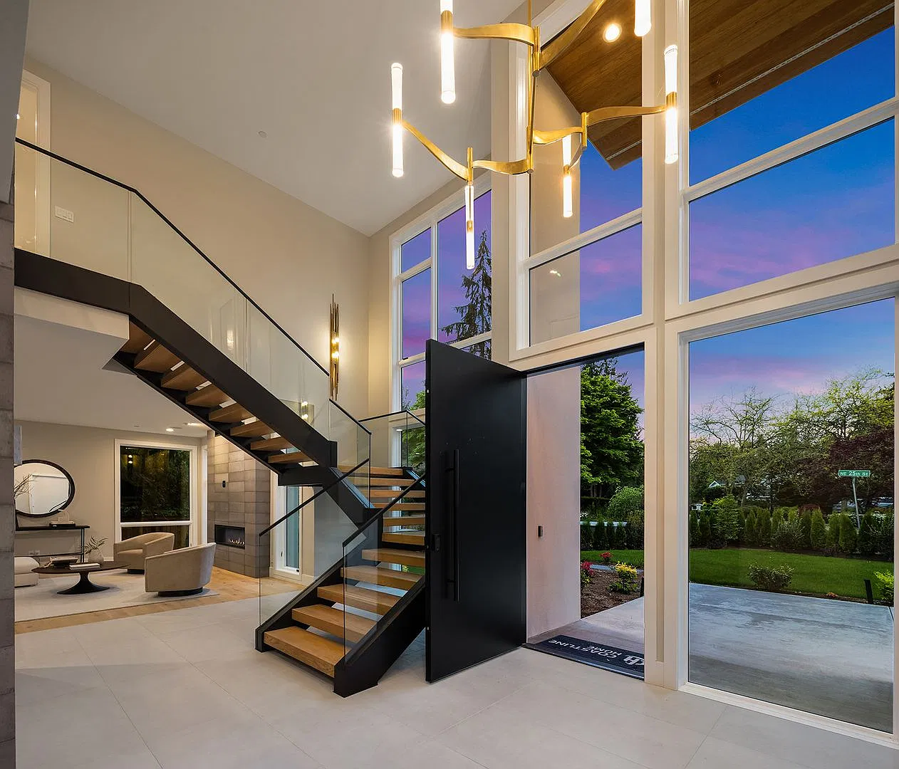 5Bd/6Ba Medina Home — Photo 2