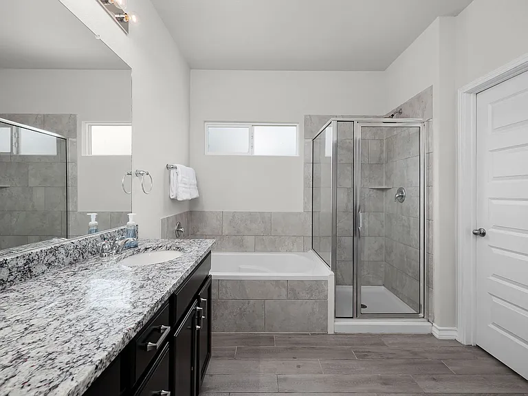 544 Lilac Shls — Photo 32