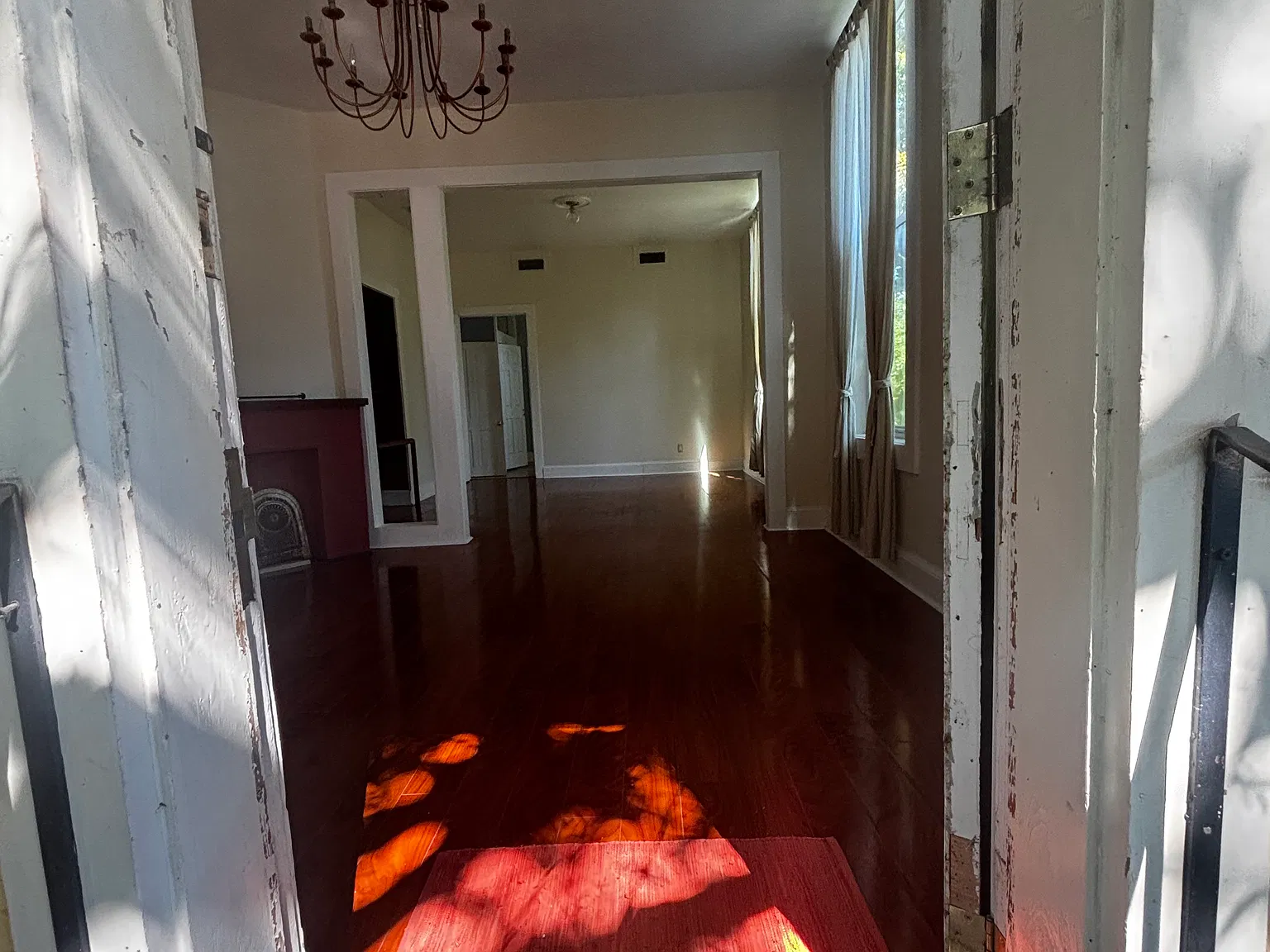 2 bed, 950 sqft, $1,700 — Photo 2