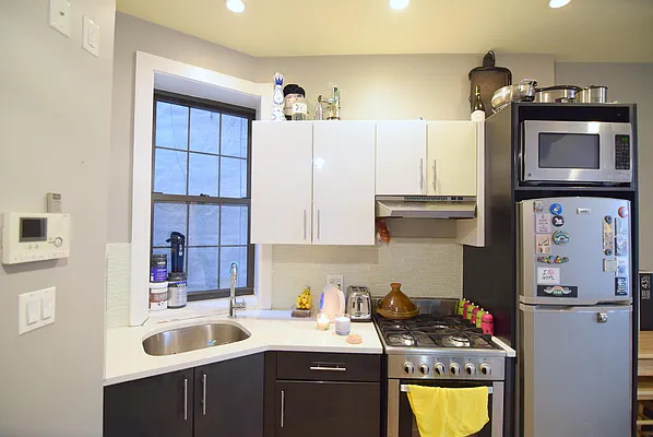 Rented by Safdie Realty Group | media 35