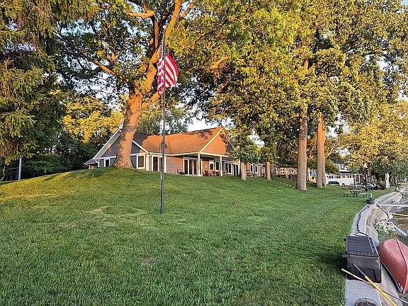 5th image of 244 Custer Dr