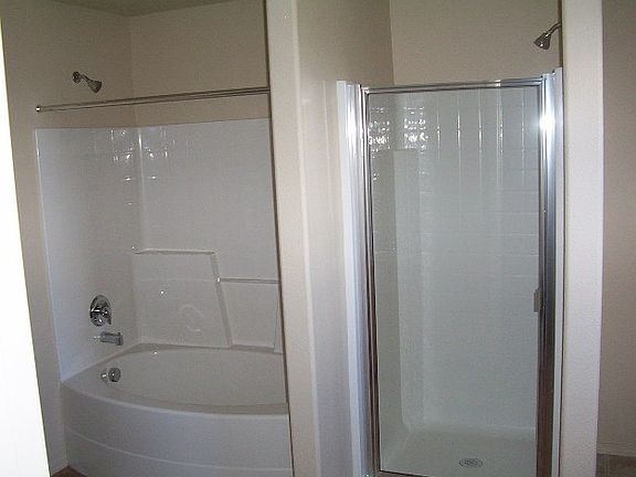 3rd image of 3205 Lennox Park St