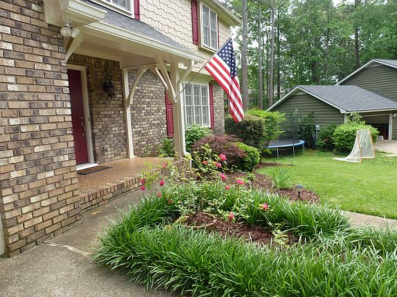 3rd image of 40 Pine Island Ct