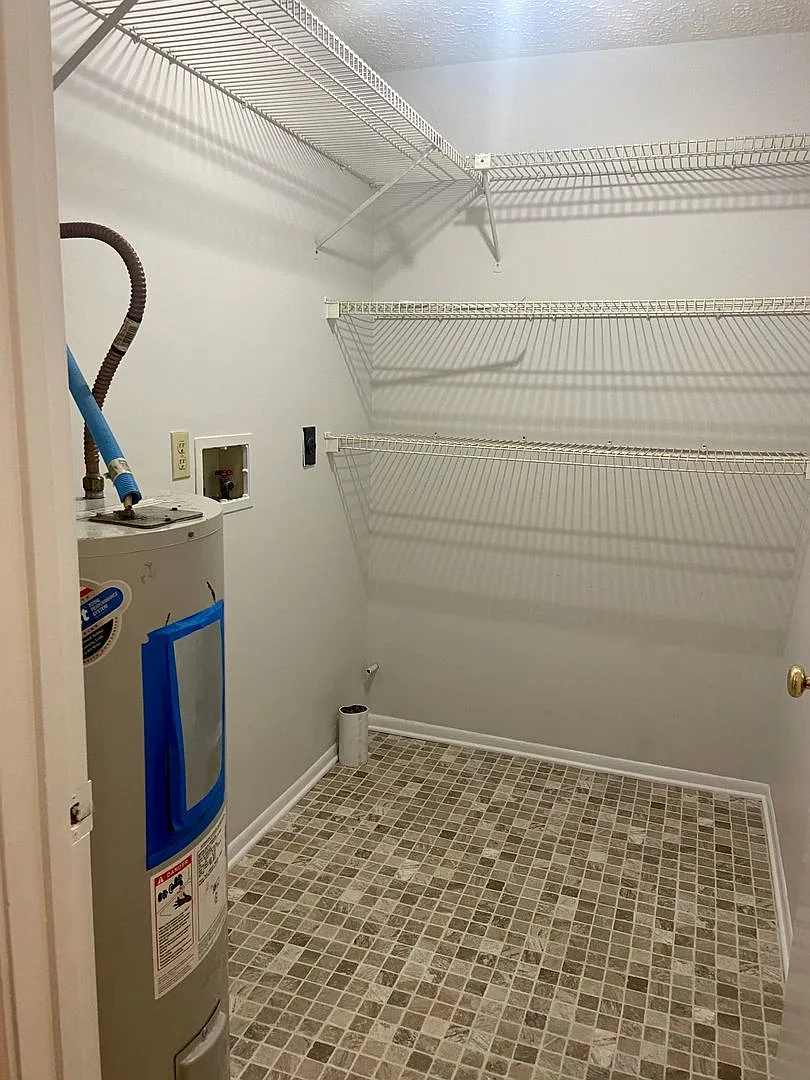 Cute 2 bedroom 1 Bath apartment! — Photo 2