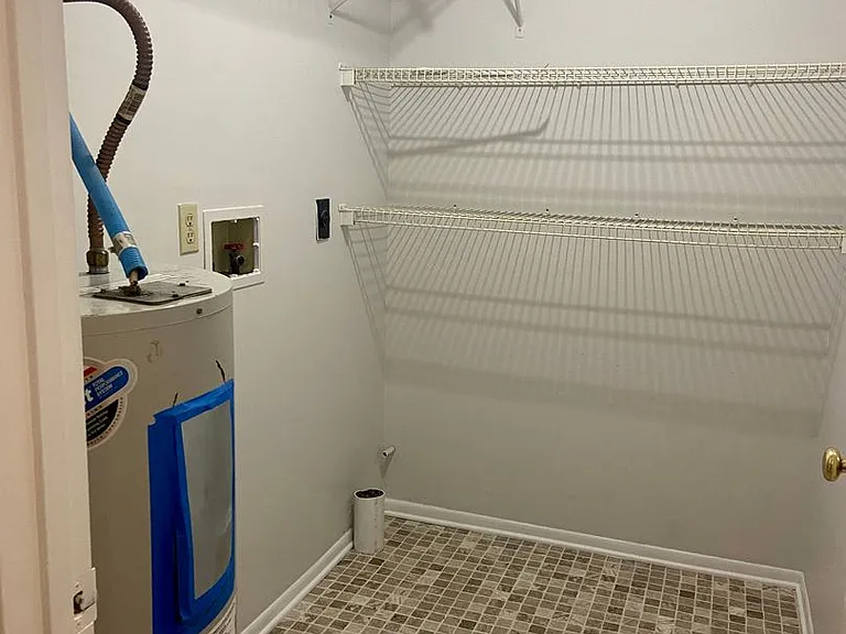 2422 Johnson Dr — Photo 2