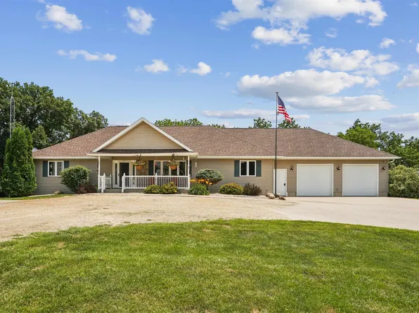 33463 Hilton Rd, Edgewood, IA 52042