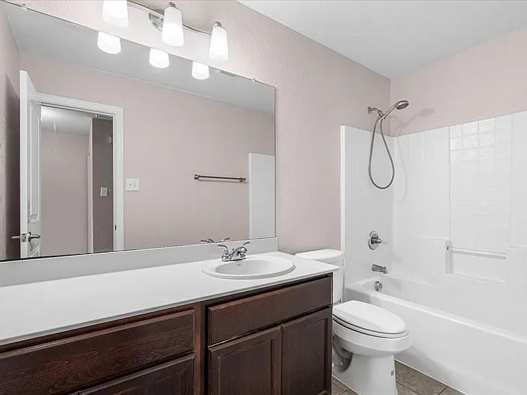 710 Woodcrest Dr — Photo 19