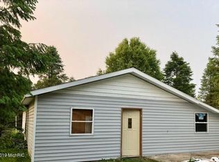 8777 Dickerson Lake Rd, Greenville, MI 48838