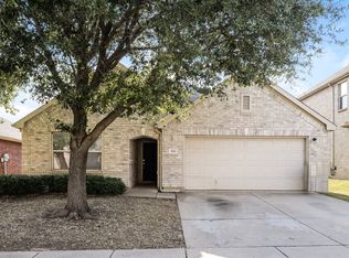 821 Bee Creek Ln, Fort Worth, TX 76120