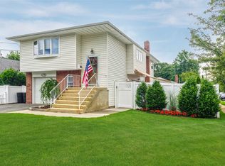 1756 Gianelli Ave, Merrick, NY 11566