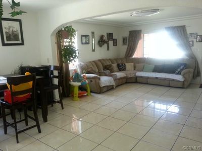 9527 Compton Ave, Los Angeles, CA, 90002