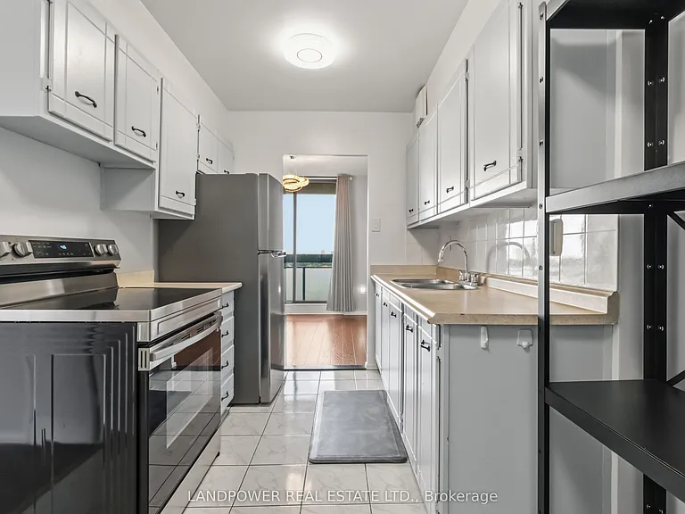 350 Seneca Hill Dr #Penthouse 14 — Photo 11