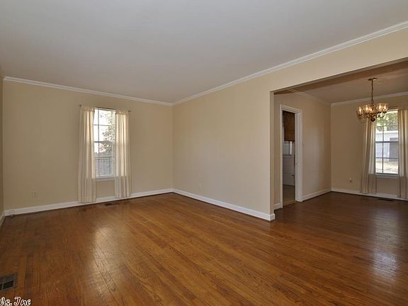 4th image of 2511 N University Ave