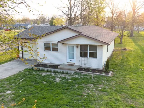 218 N Adams St, Vandalia, IL 62471
