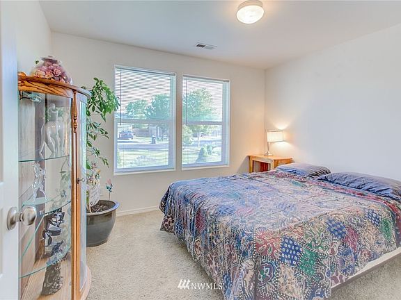 4th image of 1404 E Megan Drive