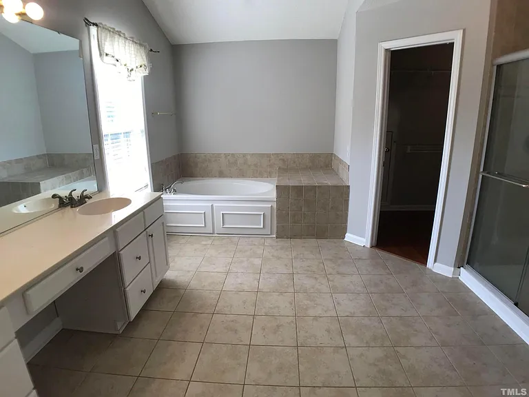 114 Hidden Rock Ct — Photo 14