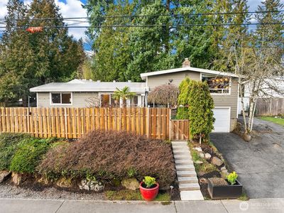 16042 Lake Hills Boulevard, Bellevue, WA, 98008