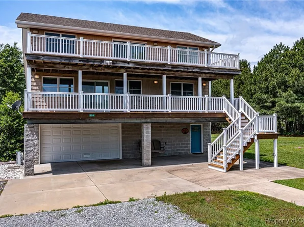 224 Oyster Creek Dr, White Stone, VA 22578