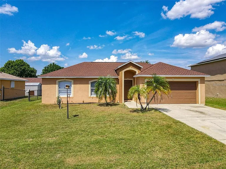 723 Parrot Ct — Photo 1