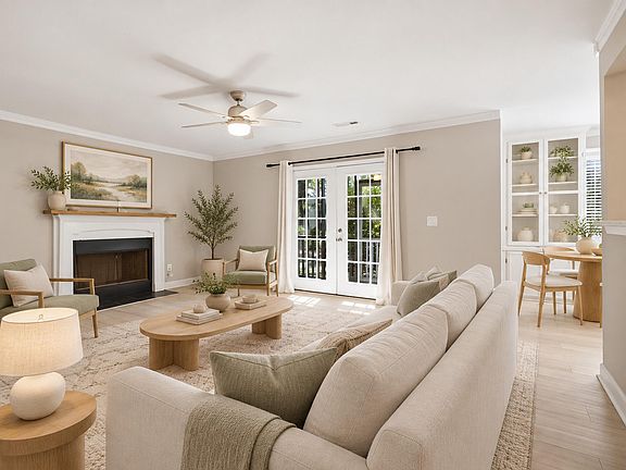 3rd image of 1203 Village Creek Ln APT 1