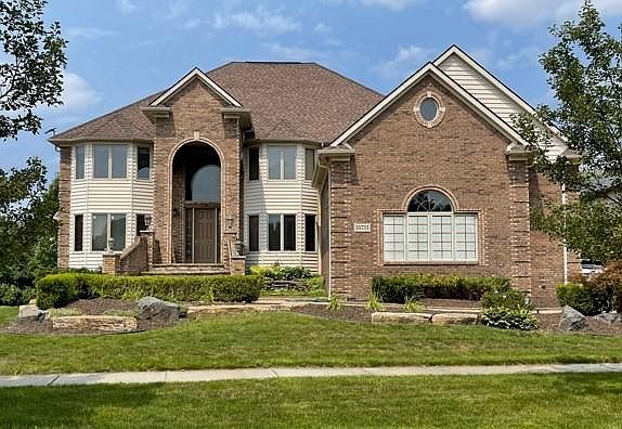 1st image of 55733 Whitney Ct