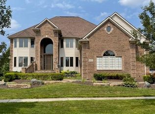 55733 Whitney Ct, Utica, MI 48315