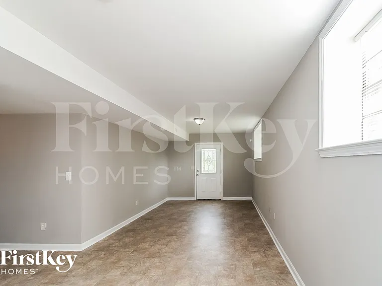 3762 Cambridge Dr SW — Photo 7