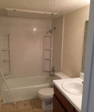 5th image of 4836 Wellesley Ave